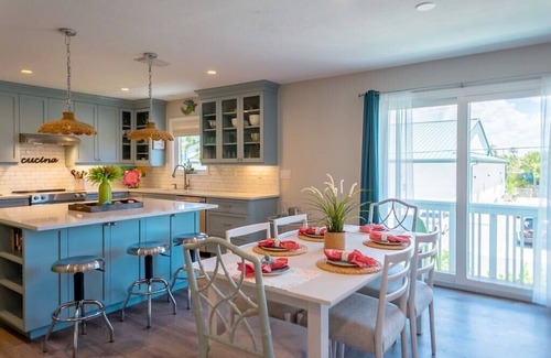 Anna Maria House | Sweet N Salty - 25% off 8/10 - 9/14 - Pool & Spa - Walking distance to Pine Ave