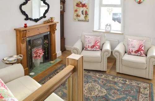 Llanelli House | Sweet Pea Cottage