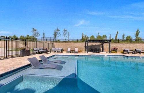 Lake St Louis Apartment | Sweet, Surbarban Stay; Peaceful, safe and furnished