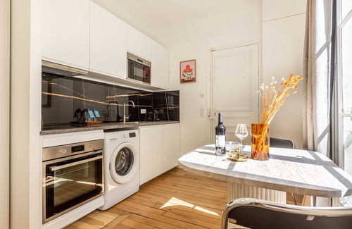 Quartier de la Place-Vendome Apartment | Sweett | Madeleine IV