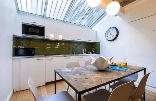 Quartier Saint-Georges Apartment | Sweett | Milan I - Two Bedroom Apartment, Sleeps 6