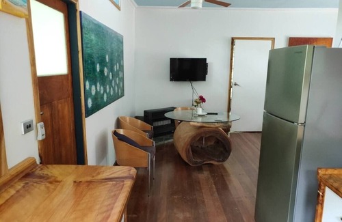 Upper Burringbar House | Sweetwater Cottage. A mountain escape. Near the Rail trail for bikes.