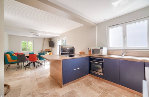 La Faute-sur-Mer Ski Chalet | Swimming pool & access to a natural reserve