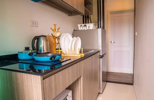 Mueang Samut Prakan District Apartment | Swimming pool and gym , near BTS PuChao/bkbloft7 - Tambon Thepharak