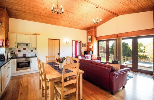 Rhayader Cottage | SYCAMORE LODGE, family friendly, luxury holiday cottage in Rhayader