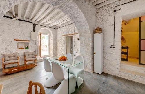 Ano Siros House | Syros Art House