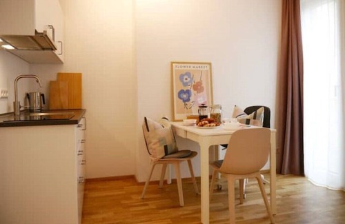 Dresden Apartment | Szeneviertel Neustadt Ruhig Balkon Smart TV
