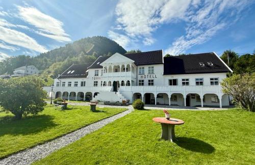 Marifjora Hotel | Tørvis Hotell