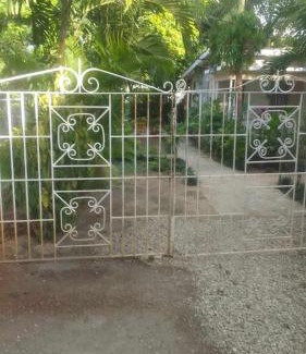 West End Apartment | T&T - Tatty and Tony Guesthouse