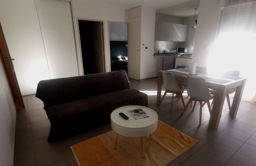 Onet-le-Chateau Apartment | T2 Accessibilité PMR 5mn du Centre Ville