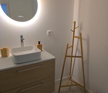 Villeurbanne Apartment | T2 cosy, calme avec balcon et parking