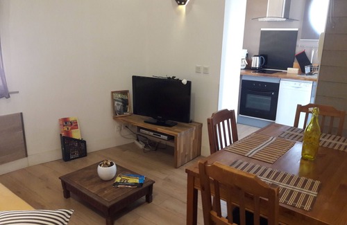 Saint-Martin Apartment | T2 ground floor, air conditioning placed in February 2023:)free public car park