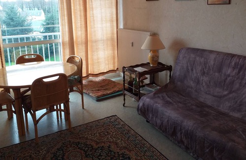Saint-Lo Apartment | T2 near the center, the swimming pool and a leisure park. All shops 2 minutes away.