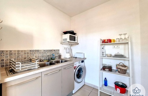 Saint-Denis Apartment | T2 – Perle des Camélias* – close to Saint-Denis centre