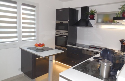 Sainte-Croix-du-Verdon Apartment | T3 apartment with air-conditioning+Box wifi Fibre+ Sat Eur terrace lake view (classified)