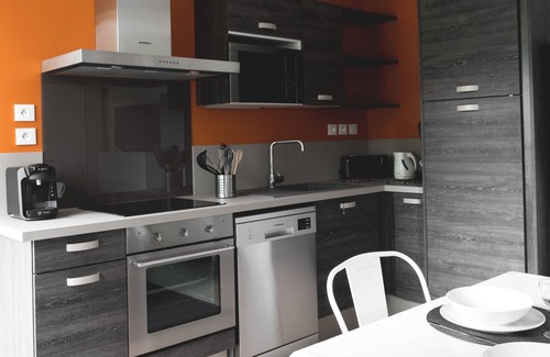 Ax-les-Thermes Apartment | T3 bis 6/8 P- 4 * 300 m SKI private parking sauna balcony gym wifi