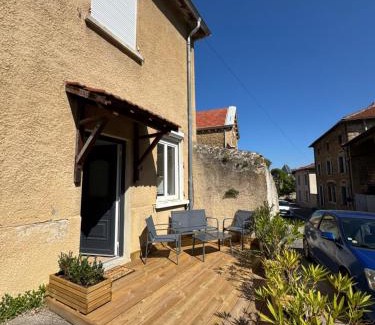 Ville-sous-Anjou Apartment | T3 duplex village house