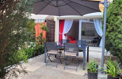 Boulouris-sur-Mer Apartment | T3 RDJ south, Sea exit from residence