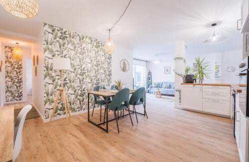 Toulouse East Apartment | T3 Tropical avec parking gratuit, terrasse et wifi