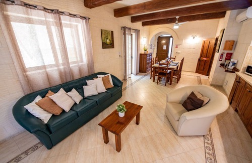 Marsalforn Villa | Ta Lucija 2 bedroom Villa with private pool