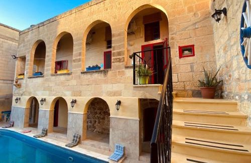 Qala House | Ta Randu Farmhouse with Stunning Pool