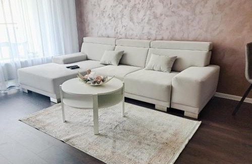 Nitra Apartment | Tabáň Marble apartment (city center & free parking)