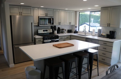 West End House | Tacomas only heated pool!