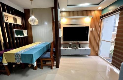 Canlubang Villa | Tagaytay Hampton Villa - Unwind in a cozy 2 bedroom with pool