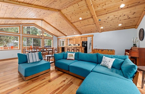 Tahoe Pines House | Tahoe Grand Luxury West Shore - Pet Friendly + Hot Tub Walk to Beach!
