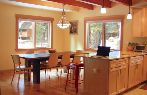 Tahoe Pines House | TAHOE PINES WEST SHORE CABIN 5 MIN WALK TO LAKE 3 BED/3 BATH, SLEEPS 8, DOGS/SKI
