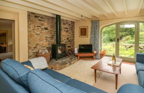 Dinas Cross House | Taibach