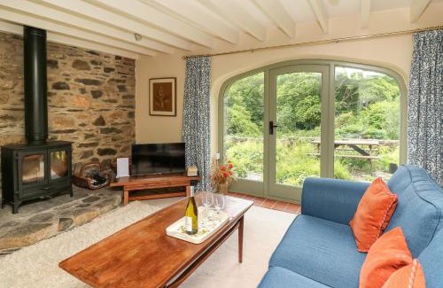 Dinas Cross House | Taibach