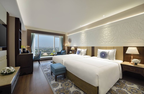 Thaltej Hotel | Taj Skyline Ahmedabad