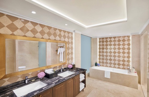 Thaltej Hotel | Taj Skyline Ahmedabad