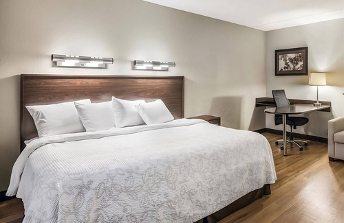 Woburn Hotel | Take An Amazing Vacation! 2 Great Units, FREE Parking, Near Medford Square!