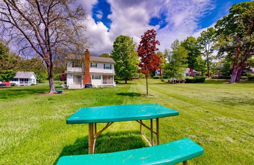 Lake George House | Takundewide Cabin