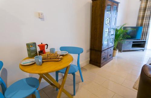 Bangor House | Tal Y Bont Uchaf Cottage