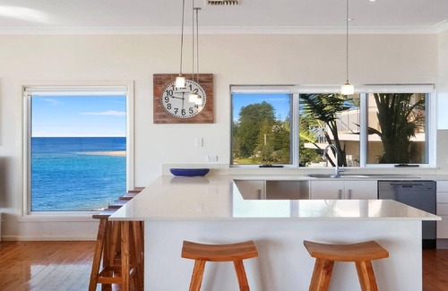 Blue Bay House | TALINGA | Beachfront, Ocean Views | Accom Holidays