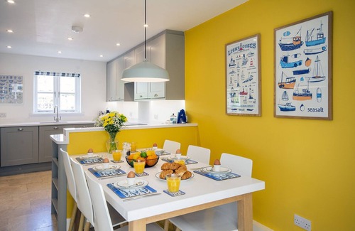 Charlestown House | Tall Ships, Charlestown - two ticks from the harbour
