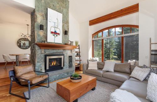 Nordic Estates House | Taluswood Lookout 5 | Secluded & Bright w/Ski Access, Hot Tub, Fireplace & Garage