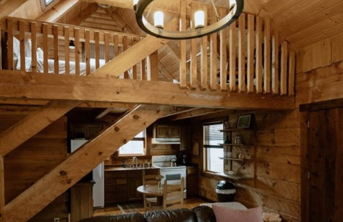 Rockbridge Cabin | Tanglewood Cabin in Hocking Hills (with WiFi)