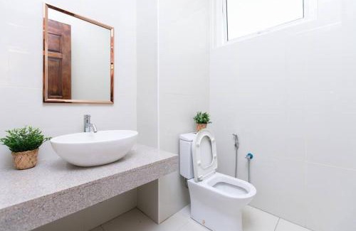 Tanjung Bungah Villa | Tanjung Bungah 5BR Villa w pool 20pax