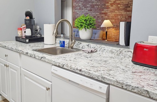 Bay City Apartment | Tanner Bldg Apt 7 - 2 bedroom (Downtown)