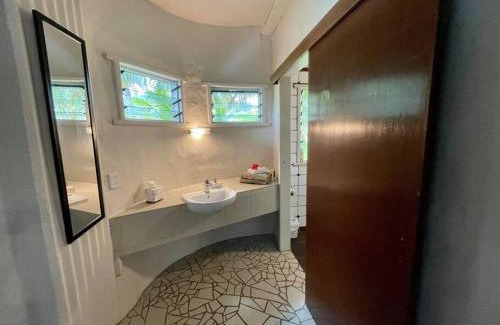 Arorangi House | Tapunui Spacious Retreat with Superfast Internet
