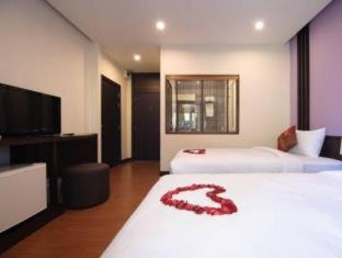 Wat Sam Phraya Hotel | Tara Place Hotel Bangkok