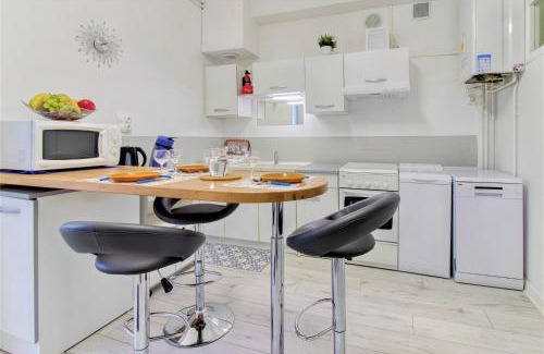 Tarbes Apartment | Tarbes Immeuble résidentiel labelisé et classé Proche des Halles Marcadieu et Brauhauban et du Parc des expositions - Appartements Appaloosa T2 Rdc et Pyrénéa T2 au 1er étage avec terrasse couverte -Parking gratuit-