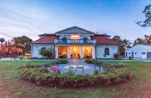 Soponya Bed & Breakfast | Tarnóca Kúria
