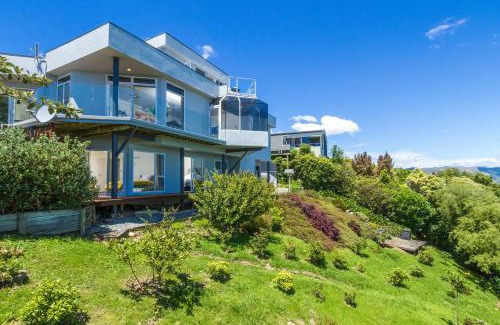 Britannia Heights Villa | Tasman Bay Villa
