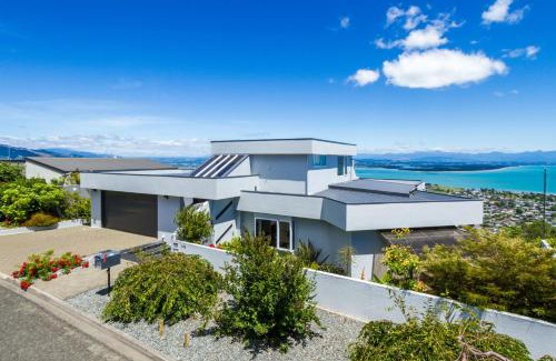 Britannia Heights Villa | Tasman Bay Villa