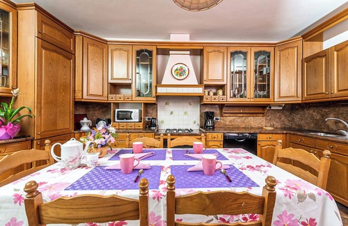 Lezzeno Villa | Tastefully furnished free-standing 6-room house with pool and private beach